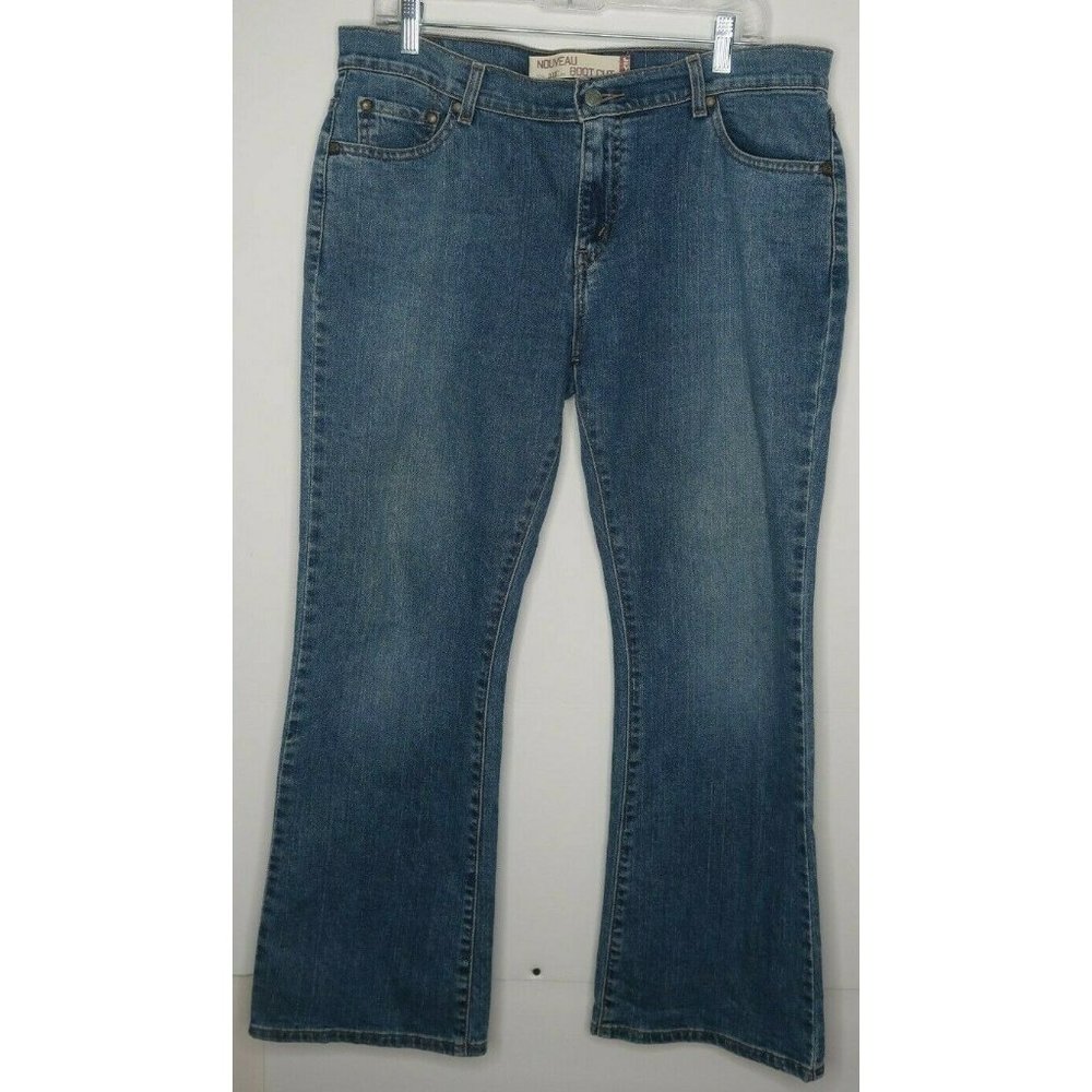 Vintage Levi's 515 Nouveau Bootcut Size 14M Women's Medium Wash Classic Jeans